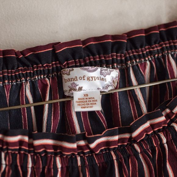 Band of Gypsies Off the Shoulder - Picture 6 of 6